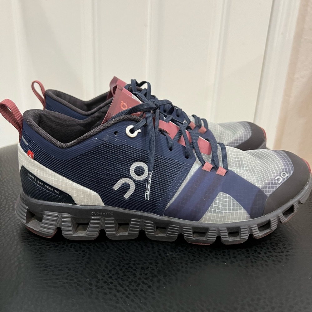 Womens size 6.5 On Cloud x Swift Multicolor Sneaker